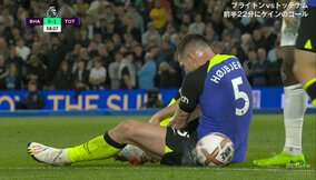 ボールをまくら代わりに寝る！？ ホイビュア、試合中の“珍”行動が話題