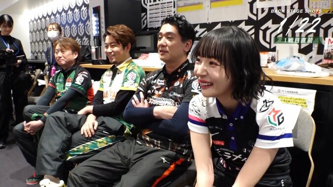 「抱いてあげる♪」亜樹の言葉に照れまくる岡田