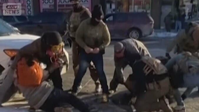 強硬から一転…トランプ政権“攻撃姿勢”修正　市民射殺に批判噴出“身内”からも 1枚目