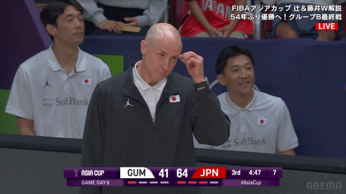 「ありえんだろ！」バスケ日本代表に“謎のテクニカルファウル”宣告→SNSが大荒れ「完全にトラベリングやんけ！」ベンチの“指摘リアクション”が問題？ 4枚目