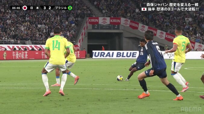 衝撃！伊東純也、ブラジル代表2人の間を真っ向からぶち抜く異次元のドリブル！「ネイマールいるやん」「イナズマ見えた」 3枚目