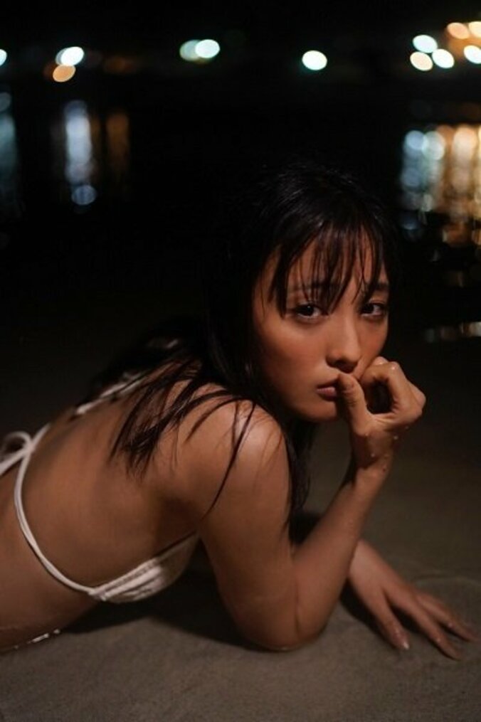 大友花恋、“史上No.1の大人感”目指した水着姿を披露「とってもセクシー」「大人可愛い！」の声 1枚目