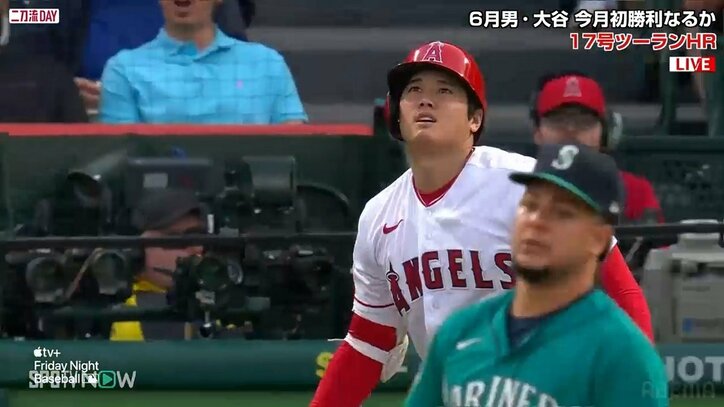 これは行った！大谷翔平、完璧17号アーチに球場全体のファンが“確信スタンディング”「やられたらやり返す！」「ショウタイム！」