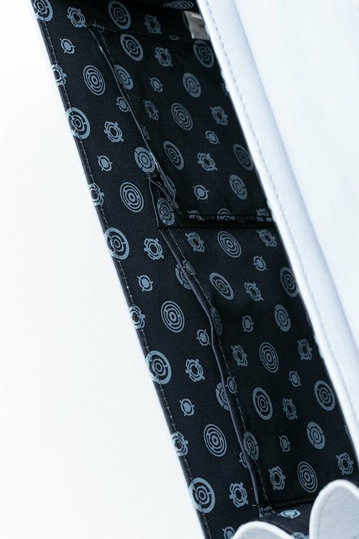 アニメ『血界戦線 & BEYOND』レオナルドとクラウスが手元に! 佐藤さきコラボのショルダーバッグとポーチが発売