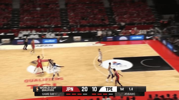 【写真・画像】「酷い判定…」“疑惑のジャッジ”にホーバスHCが激昂！「これがゴールテンディングじゃないと？」「チャレンジ案件」ファンも騒然【バスケ日本代表】　1枚目