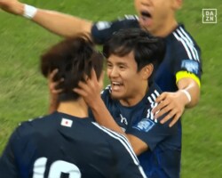 「久保建英のボール良すぎた」小川航基、中国戦で先制ゴール！ CKから強烈ヘディングを叩き込んだ瞬間「入り方が上手すぎる」【日本代表】