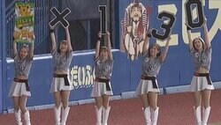 『コアラのマーチ』130個が奪われていた…！ グラウンドに突然乱入した“謎の覆面男”を瞬殺した千葉ロッテ“謎の快足男” ダッシュマン、過去に一般観客に惨敗していた