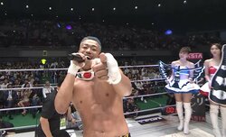 芦澤竜誠の振る舞いに「ガールズ困ってるやん笑」「RIZINガールの顔よ」ツッコミ殺到 勝利後に歓喜のナマズ音頭で反響