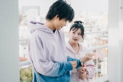 『明日カノ』出演の若手女優、曖昧な態度をとる両思い俳優にイラ立ち？「別の女の子と話してるから…」『花束オオカミ』第9話