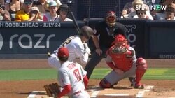 大谷翔平のスローカーブが美しすぎる　三振奪った“球速差30キロ”の軌道に「縦に落ちるカーブ、えぐい」「やっぱ大谷のカーブ大好きだ」と酔いしれる声