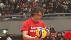 「バレーしたことないのに…」香取慎吾、始球式のサーブにファン驚き 「なんだかんだできちゃう」「普通に入るの凄い」 