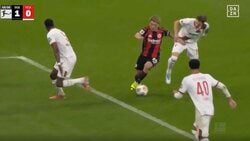 「1人でぶっ壊した」堂安律、超絶ステップ&ドリブル突破にファン騒然「キレキレだわ」衝撃ゴラッソで今季4ゴール目