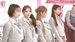 TOPキャバ嬢たちがアイドルグループ結成！美脚あらわな超ミニ丈制服で宣言「紅白に出たい」「武道館ワンマン」