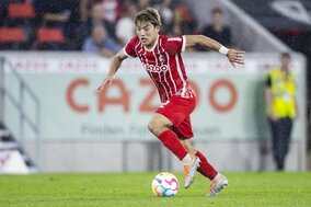 堂安律、独紙選定の「第5節ベストイレブン」入り! チームを「ブンデス首位」に導くゴールで今季2度目の選出に