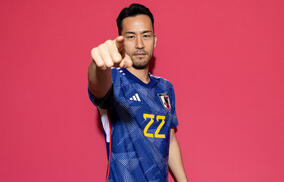 【新しい景色へ導く期待の選手】「どうあがいても長谷部誠になれない」から4年5月。偉大な主将を超える！/吉田麻也(シャルケ/DF)