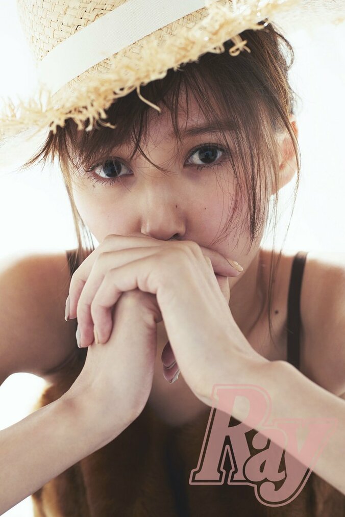 白石麻衣が3号連続“Ray”の表紙に　トレエン斎藤もモデルデビュー！？ 6枚目