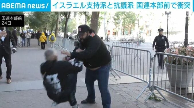 国連本部前