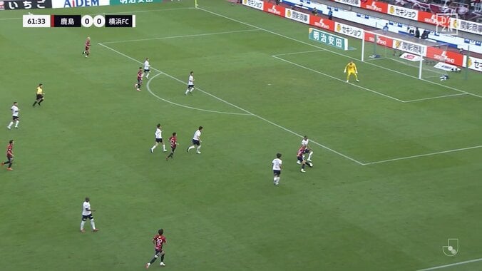 「突破えぐいって」鹿島FWのスーパーアシストに脚光！相手の意表を突く股抜きで神業ラインブレイク→魂のラストパス「スピードもテクニックも必要」 5枚目