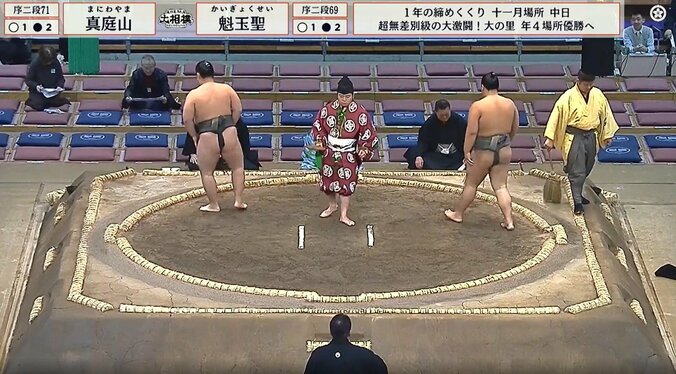 笑いを堪える玉垣親方