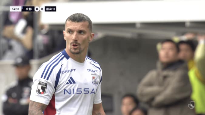 「誰も止められない…」横浜FMを救った“悪魔の左足”に騒然！「カーブの軌道えぐすぎ」助っ人MFが神クロスで完璧アシスト 3枚目