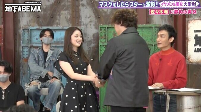 【写真・画像】佐々木希のそっくりさん、30年間憧れた芸能人に初対面で感激「　2枚目