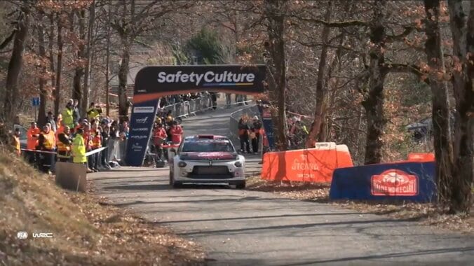 世界ラリー最強の名門復活！蘇った“最新の”ランチアが疾走する姿に熱視線「素晴らしいポテンシャル」 3枚目