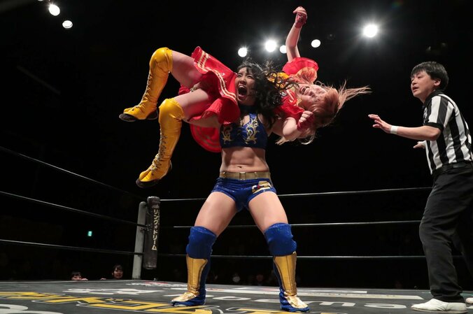 “筋肉アイドル”才木玲佳、プロレスは「距離を置いていた彼氏」　新コスチュームで復帰＆パワー殺法炸裂 1枚目