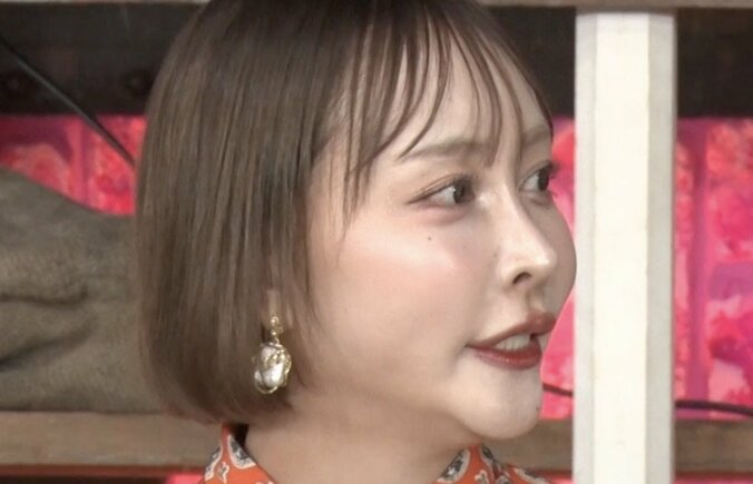 【写真・画像】冷蔵庫にはカビた肉…美女が暮らす汚部屋に驚きの声「嘘だろ〜！」「きち〜！」　1枚目