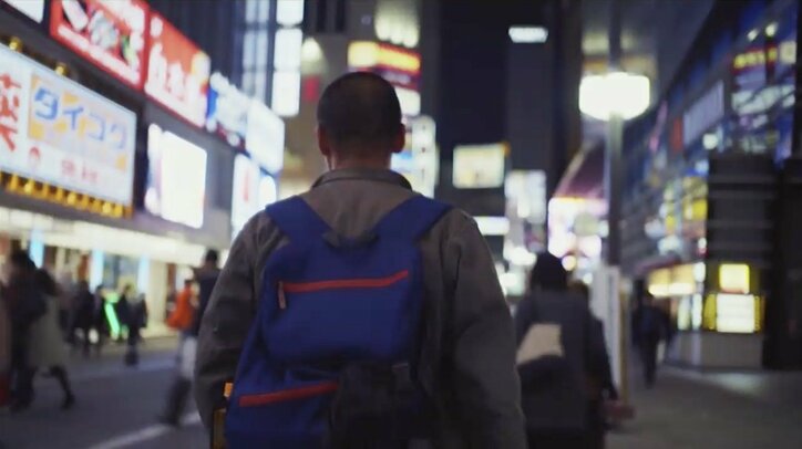 引退を余儀なくされた元ヤクザ、詩を書くホームレス…平成の歌舞伎町を生きた人々を撮り続ける韓国人カメラマン