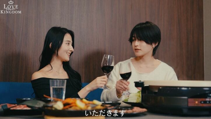 【写真・画像】異次元スタイルのモテクイーン、美バストあらわな水着姿で“一番好きだった男”とイチャイチャ混浴 1枚目