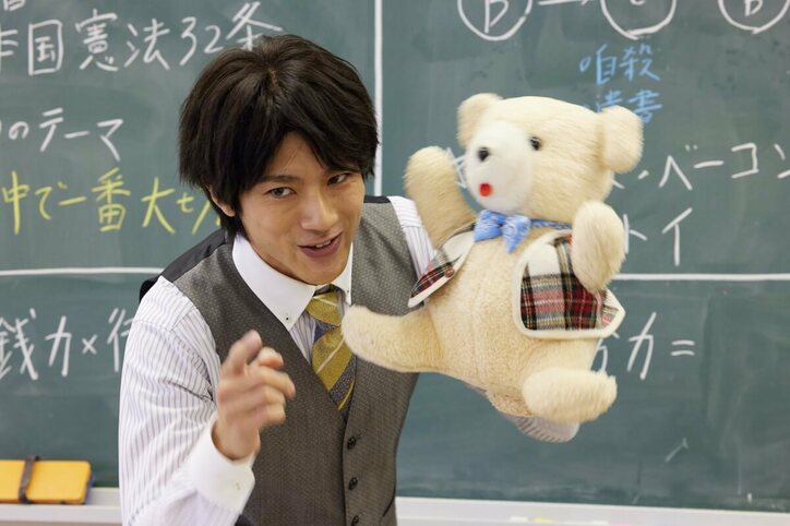 「こんなにヤバい奴だったとは…」山田裕貴演じる副担任の狂気の授業に視聴者も呆然『先生を消す方程式。』フライングドラマ