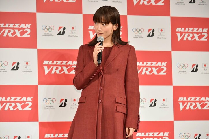 綾瀬はるか、体の柔らかさに自信あり！「わりと柔らかめ」