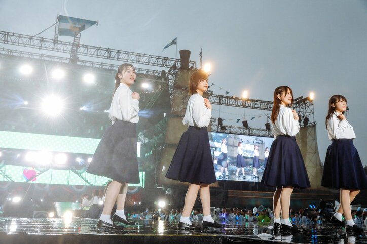 雨と210トンの水演出で国民全員が濡れた! 欅坂46『欅共和国2019』はアンコールなしのセトリで20曲を熱演