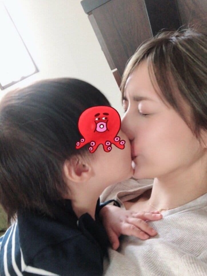 後藤真希、“吸引力がすごい”息子とのキスショット公開「かみちぎられるかと思った」