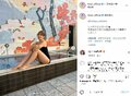 平田梨奈、老舗銭湯で水着姿の体育座りショットを披露 抜群のスタイルに称賛の声