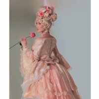 叶姉妹『ファビュラスな姉の❤️✨ 王妃マリー・アントワネット❤️✨』