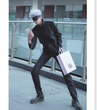 「呪術廻戦」五条悟の体型を忠実に再現！コスプレイヤー・唯安の8等身超ショットにファン「すっげぇかっこいい」