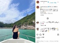 滝沢眞規子、シックな黒水着で"美背中＆美尻"を披露し「絵になりますわ」「全てが美しく素敵です」と称賛の声