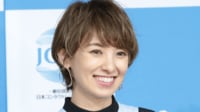 南明奈(34) 水族館デビューの1歳息子＆夫・濱口優(52)との家族ショット「あきなちゃんに似てきた」