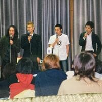 「これじゃぁ人は笑わんよ」千鳥ノブ、笑い飯との17年前の学園祭ショットを公開し話題