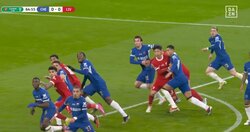 批判殺到！「審判説明しろよ」「不運すぎる」リバプール遠藤航が“幻の神ブロック”を炸裂した瞬間　本当にオフサイド？サポーターはブチギレ！ゴール取り消しシーンが物議を醸す