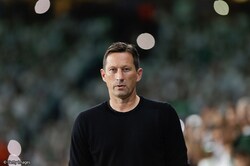 ベンフィカがシュミット監督との契約を2026年まで延長「信頼を嬉しく思う」