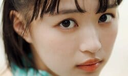 ショートドラマ『僕達のあざす。』出演中 上田心暖、20歳のプレミアムグラビアから“可愛すぎる”未公開カット 『ヤンマガ』