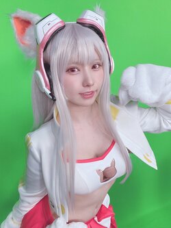 えなこ、新作ゲーム「エクリプスサーガ」塗山初玖コスでファン悩殺「めっちゃかわええ」「小窓やば」