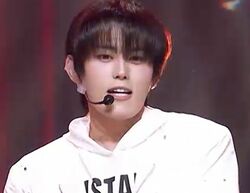 本番で致命的ミス！審査員が頭を抱え「大変だ」散々注意を受けていた練習生、ステージを台無しにする失敗に観客の表情も凍り付く