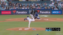 山本由伸の落差がえげつない“魔球”にファン騒然「エグい」「ビッタビタ」相手打者も呆然リアクション