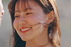 「チューする？」”むちふわボディ”童顔美女が大胆行動！ 王子様系モデルとの再会で燃え上がり…「おいおいおい！」スタジオ騒然