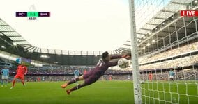 三笘薫のライバル、スタジアムの空気を一変させる豪快ゴラッソ 「半端ないって」視聴者も興奮