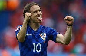 ｢最高のゴール｣!! クロアチア代表MFモドリッチのEURO2016での｢スーパーボレーに再脚光｣! 37歳の誕生日を迎えて｢祝福の声続々｣