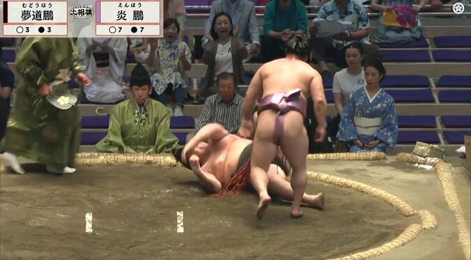 「イメージが全然違う」大相撲、“正装”姿の著名人の姿 カメラが捉えた一瞬の出来事 “歓喜”の瞬間が話題 3枚目